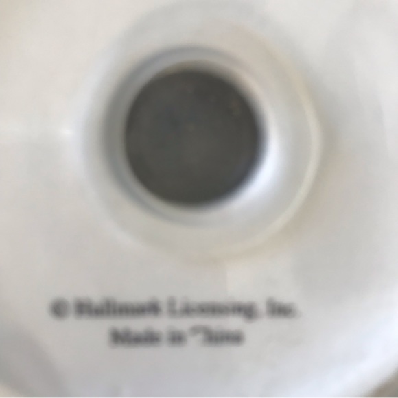 Vintage Hallmark Holly Berries Salt & Pepper Shakers 3.75” Tall - Picture 4 of 6